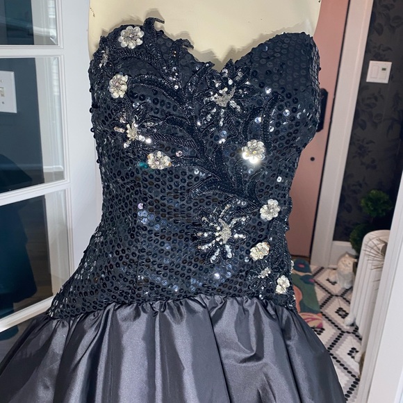 Vintage Alice Designs black strapless sequin dress w/ tiers sz 10 best fit SM - Picture 9 of 10